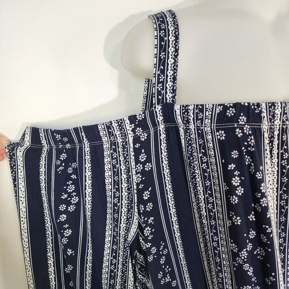 Lane Bryant Womens Top Swing Tee Size 26/28 Floral Striped Cold Shoulder Black - Picture 4 of 9